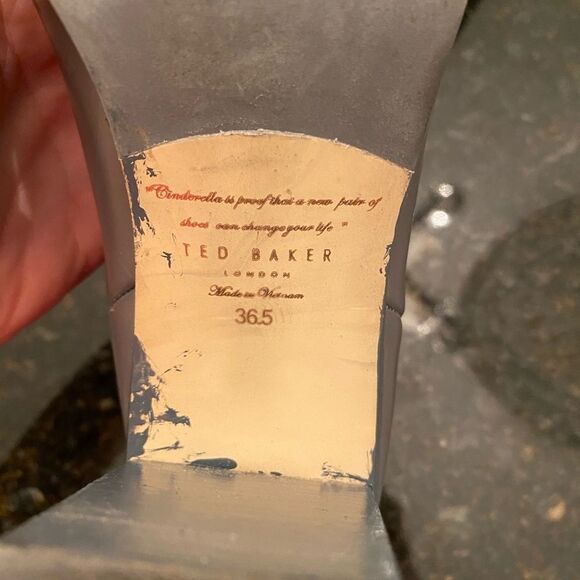 Ted Baker Grey Patent Booties Sz 36.5 GUC - Picture 6 of 9